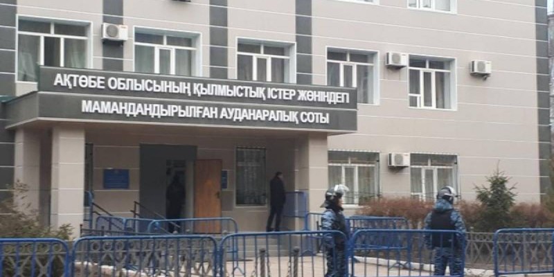 Мұнайды заңсыз тасымалдап келгендердің ісі сотқа түсті.