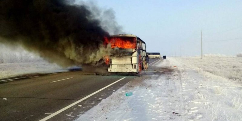 Автобус апатынан аман қалған бес адам оқиғаның қалай болғанын айтып берді.