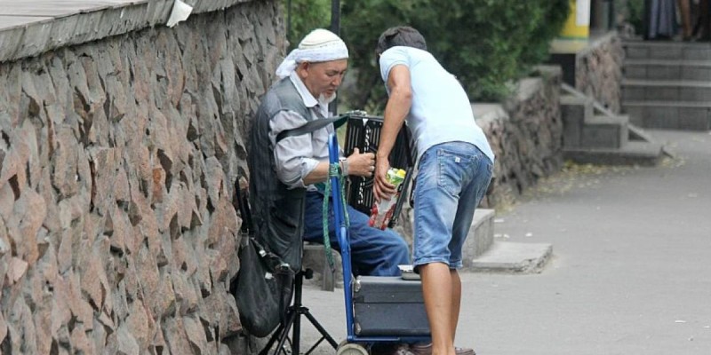 Садақа беріп сауап аламын деп жүріп айыппұл алмаңыз….