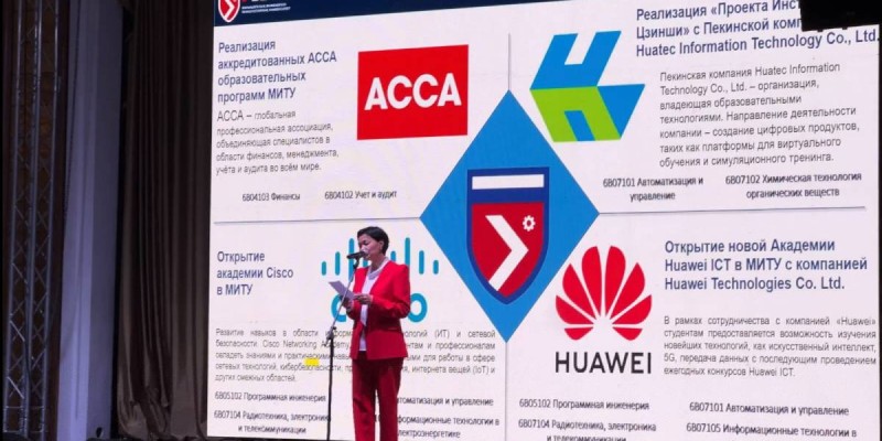 Бірінші курс студенттерінің құрметіне салтанатты кеш өтті.