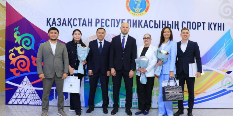 Паралимпиада ойындарына қатысатын елордалық спортшыларға құрмет көрсетілді.
