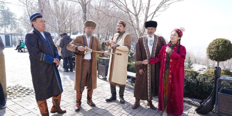 16 наурыз – Мәдениет және ұлттық салт-дәстүр күні.