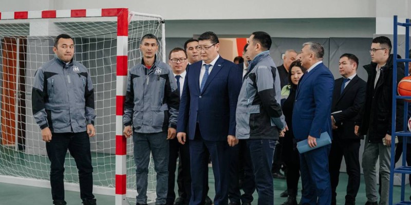 Берік Уәли «Жайлы мектеп» бағдарламасымен салынып жатқан мектептердің құрылысын сынға алды.