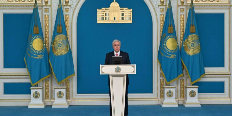 Тоқаев БАҚ саласындағы сыйлықтар мен гранттар тапсырды.