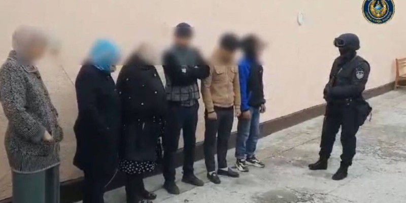 Шетелдіктерге шекараны заңсыз кесіп өтуге көмектескен адамдар тобы ұсталды.