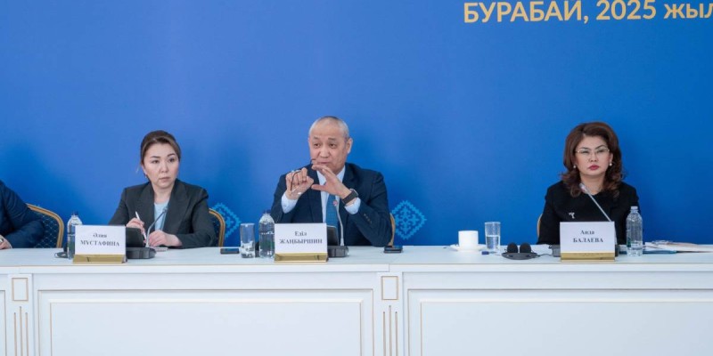 Құрылтайда депутат ЛГБТ насихатына толық тыйым салуды ұсынды. Бұл конституцияға қайшы емес пе?.