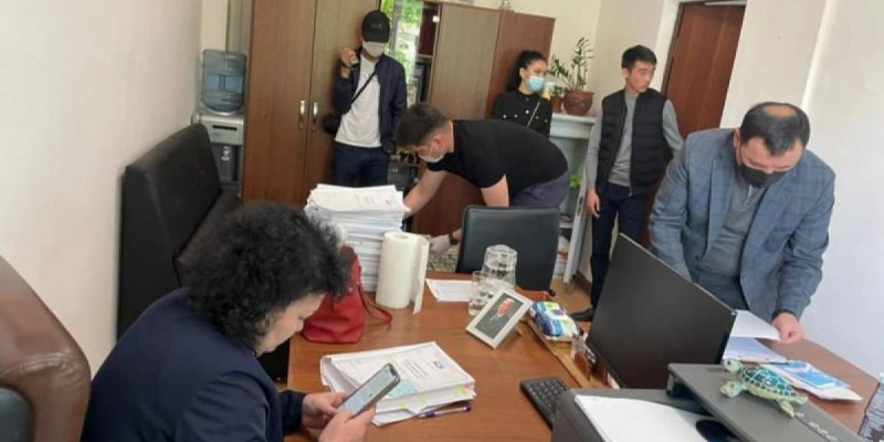 Судьяның кабинетінен 4500$, үйінен 2 800 000 $ табылғаны рас па?.