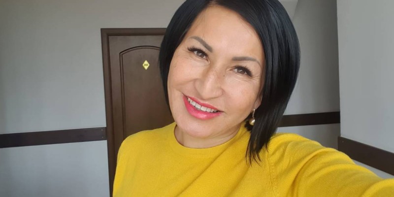 Сандуғаш Дүйсенова өзін кімдердің шешіндіргенін айтты.
