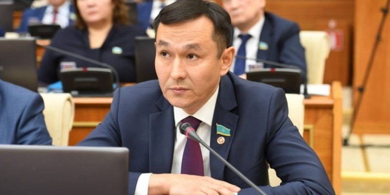 Коммунистер: Жеке және заңды тұлғалар үшін несие рақымшылығын жүргізу қажет.