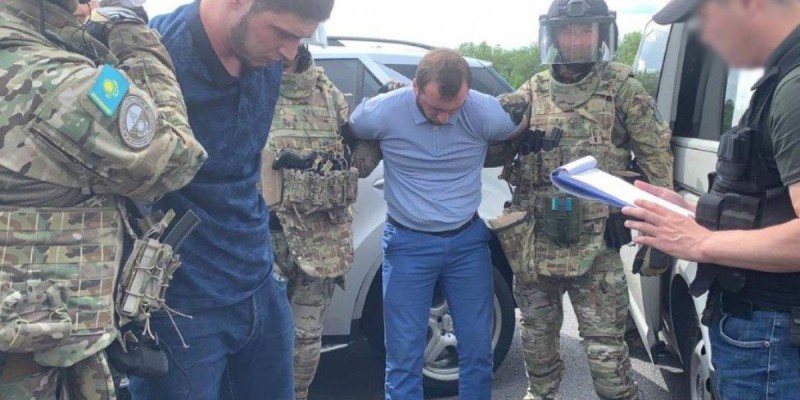 Алматыда қару-жарақ тасымалына қатысы бар полицей мен лауазымды тұлғалар сотталды.