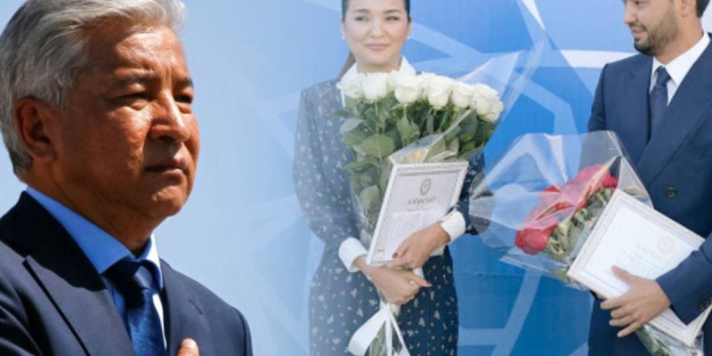 Тасмағамбетов пен қызы Атырауға көмектесіп жатыр.