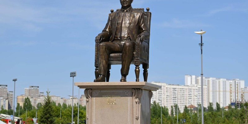 Назарбаев Тәуелсіздіктің символы ма?.