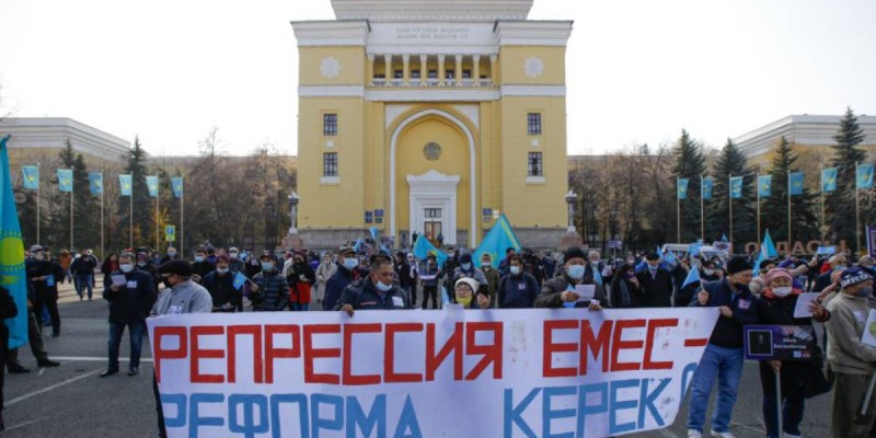 Қазақ тілінде сөйлейтін ұлтшылдар митинг өткізе алмай ма?.