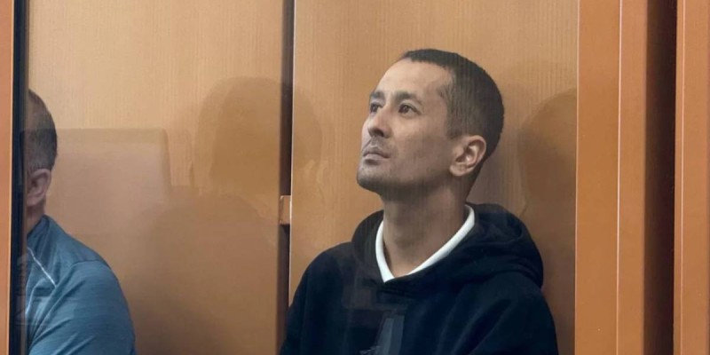 Журналист Данияр Әділбеков 4,5 жылға сотталды.
