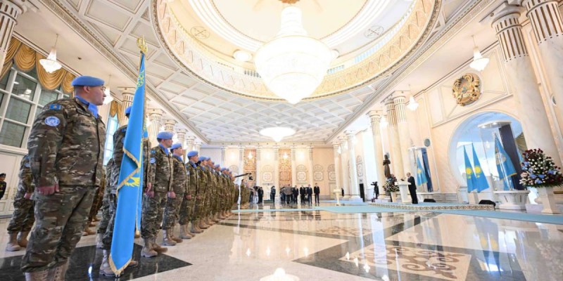 Мемлекет басшысы Голан жоталарынан оралған бітімгерлерді марапаттады.