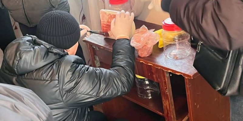 Ақмола облысында есірткі өндіретін жасырын зертхана әшкере болды.