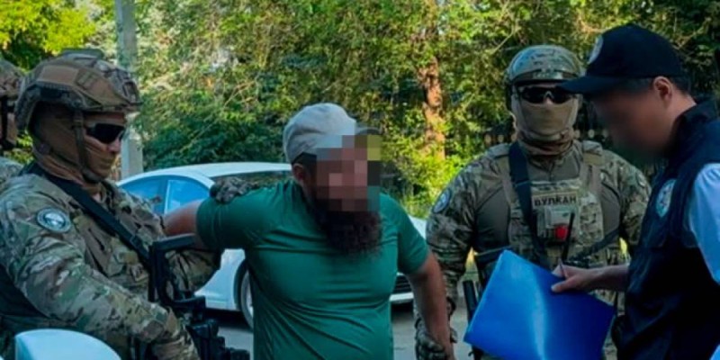 Оралда кәсіпкерлерден ақша бопсалаған қылмыстық топ ұсталды.