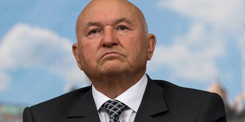 Лужков: Астана атауының ауысуын халық шешуі керек және ол өте қымбатқа түседі.