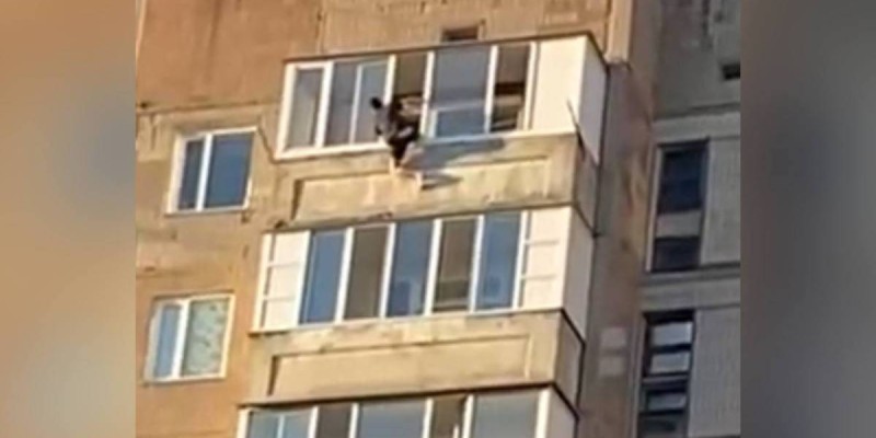 Қарағандыда ер адам суицид жасамақ болды.