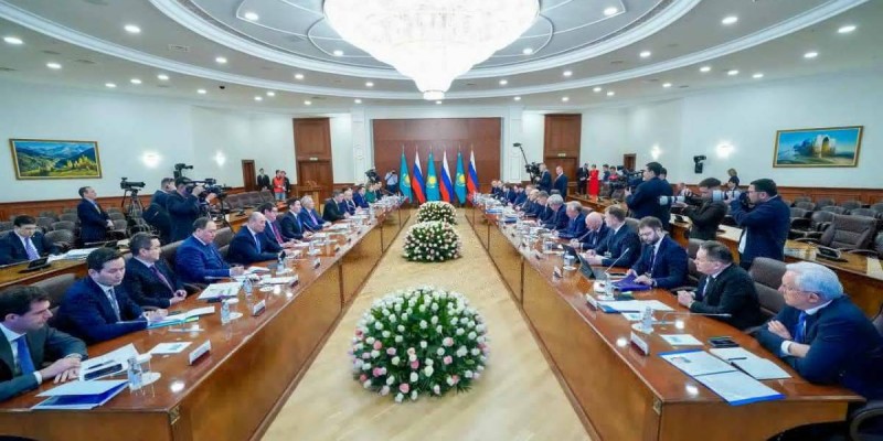 Қазақстан мен Ресей жүк тасымалы үшін жаңа жолдар салуда.