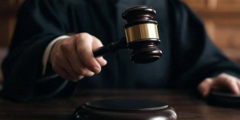 ШҚО-да полицейлер белгілі азаматтан ақша бопсалағаны үшін сотталды.