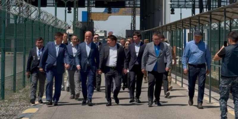 Роман Скляр «Нұр Жолы» өткізу бекетінің жаңғыртылу барысын тексерді.
