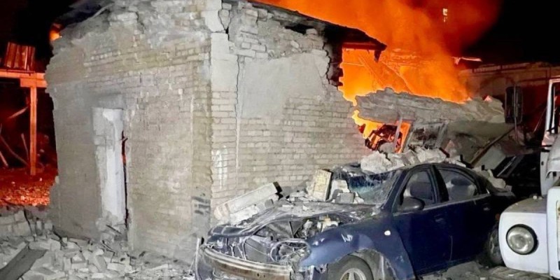 Ресей әскері Запорожьені атқылады, бір адам қаза тапты.