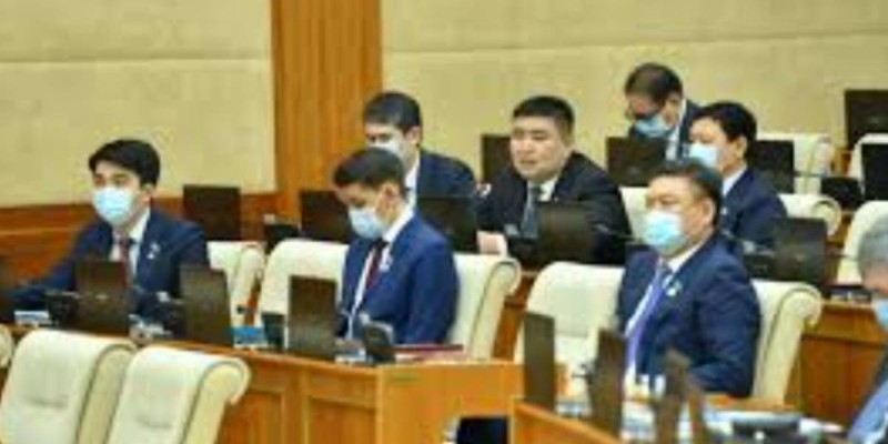 Депутаттар күзге дейін демалысқа шықты.