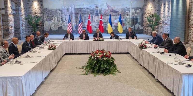 Стамбұлда Украина, Түркия және АҚШ өкілдерінің кездесуі басталды.