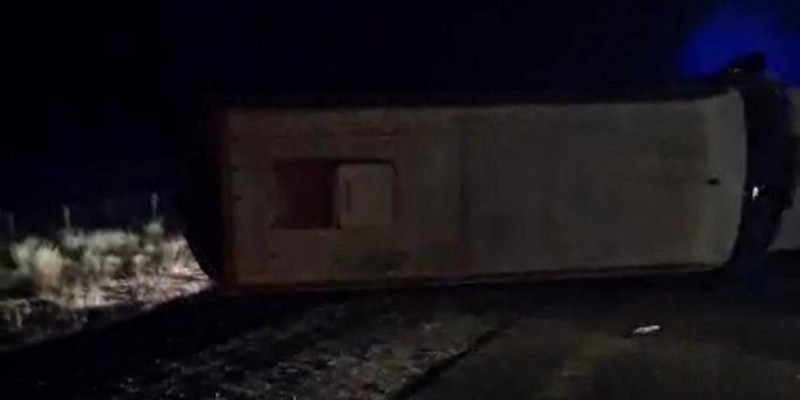 Ақмола облысында балалар футбол командасы мінген автобус аударылып, жаттықтырушы қаза тапты.