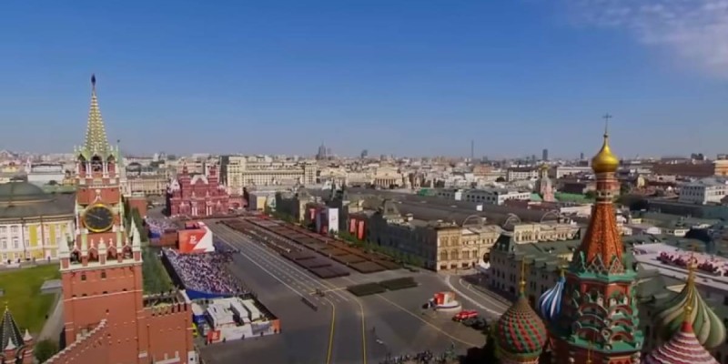 Екі елдің басшысы Мәскеудегі парадқа барудан бас тартты.