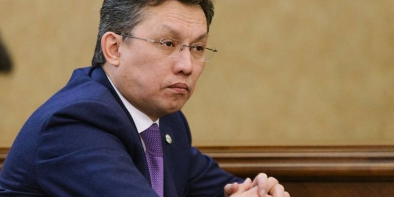 Халық шарықтап кеткен азық-түлік бағасына Бақыт Сұлтановты кіналады.