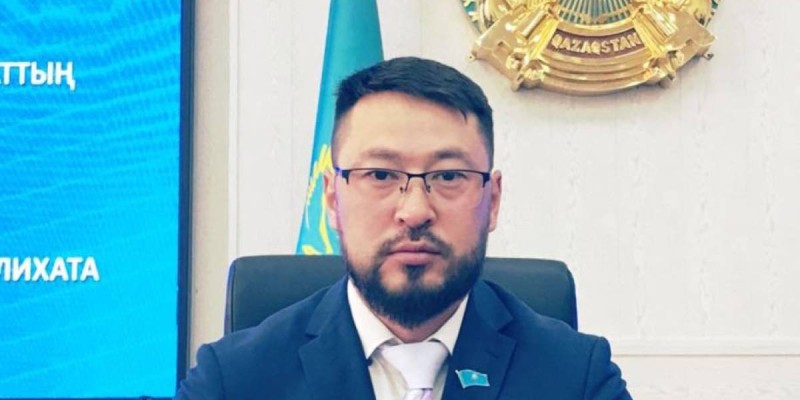Депутаттан шындықты айтқан үшін 5 млн теңге талап етіп отыр.