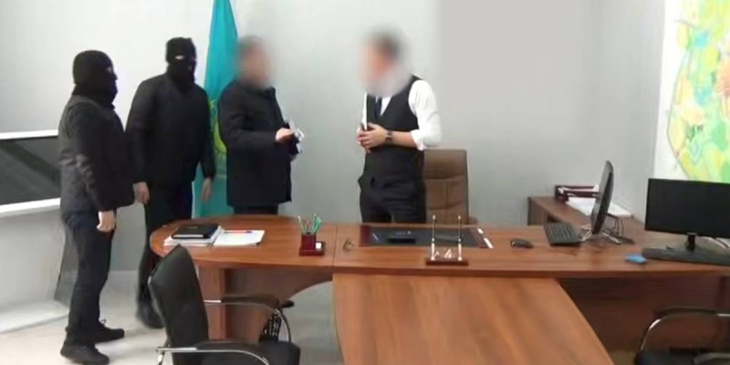 БҚО-да қалалық сәулет және қала құрылысы бөлімінің басшысы сотталды.
