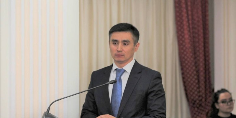 Пара алған Байқоңыр ауданының экс-әкімі айыппұлмен құтылды.