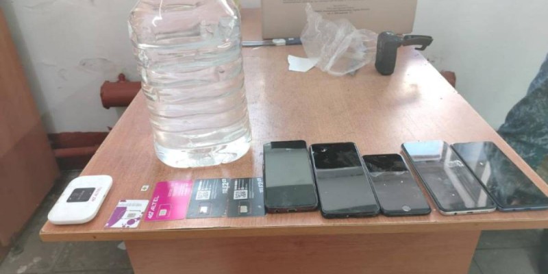 Түрмеге тыйым салынған заттар өткізбек болған азамат ұсталды.
