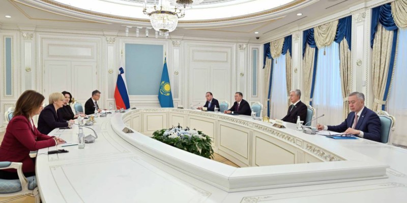 Қазақстан мен Словения президенттері кеңейтілген құрамда келіссөз жүргізді.