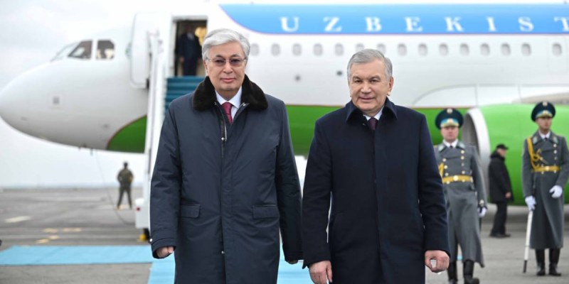 Өзбекстан Президенті Шавкат Мирзиёев Қазақстанға жұмыс сапарымен келді.