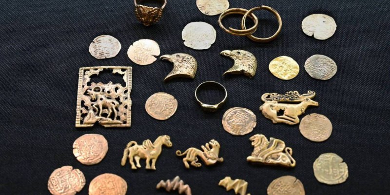Сақ дәуіріне жататын тарихи зергерлік бұйымдар еліміздің Ұлттық музейіне тапсырылды.