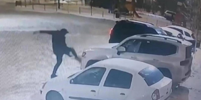 Астанада айналма дөңгелегінде вандалдардың суреті көрсетіледі.