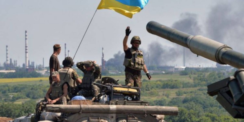 Bloomberg Ресейдің Украинаға қарсы соғысының аяқталуының үш сценарийін ұсынды.