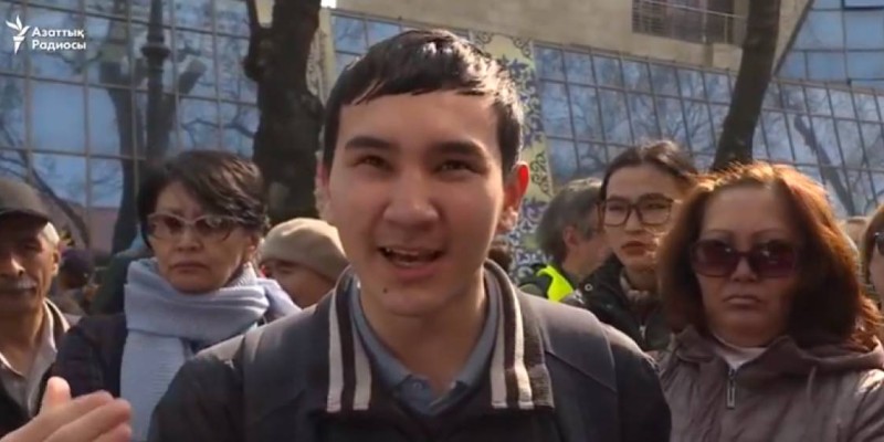 Астана атауын Нұр-Cұлтан деп өзгертуге қарсы пікір айтқаны үшін оқудан шығарылған студент колледжге қайта қабылданды.