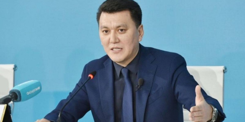 Тілді саясиландыруға еш жол берілмеу керек — Ерлан Қарин.