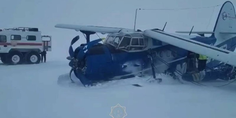 Санитарлық авиация ұшағы боран салдарынан апаттық жағдайда қонды.