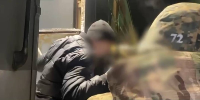 Қарақшылық шабуыл жасағаны үшін іздеуде жүрген ер адам Ресейден экстрадицияланды.