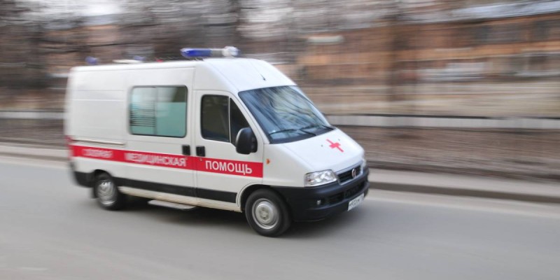 Атырауда бесінші қабаттан екі жұмысшы құлады. Бірі қайтыс болды, екіншісі ауруханада.