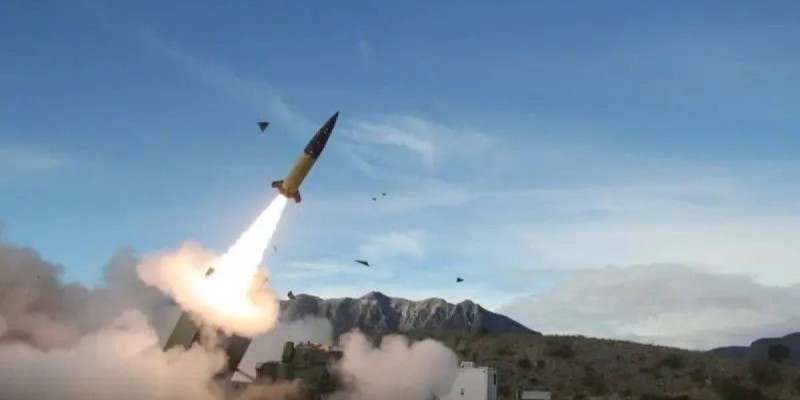 Байден Украинаға ATACMS зымырандарымен Ресей аумағын атуға рұқсат берді.