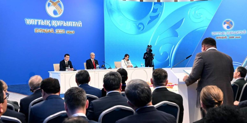 Бурабайда президенттің қатысуымен Ұлттық құрылтайдың IV отырысы өтіп жатыр.