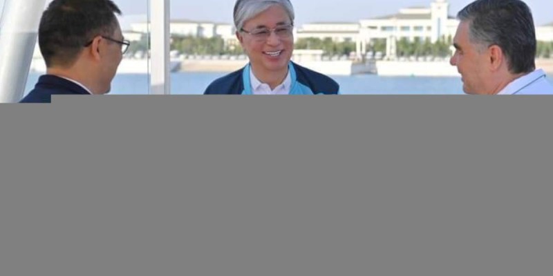 Тоқаев бейресми кездесуге Қазақстан құрамасының Олимпиада формасымен барды.