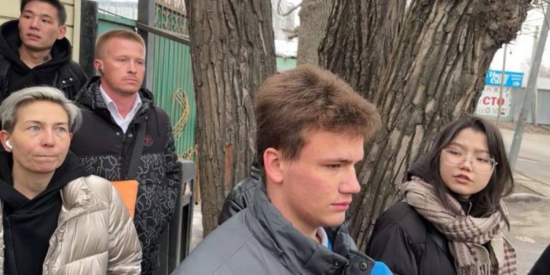 Алматыда балалар үйінің тәрбиеленушілері мен белсенділері жаңа ғимаратқа көшуден бас тартты.